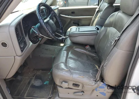 2000 Chevrolet Silverado C1500 z USA, uszkodzony, nr VIN 2GCEC19T8Y1123612